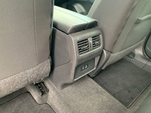 Used 2023 Nissan Rogue SV image 24