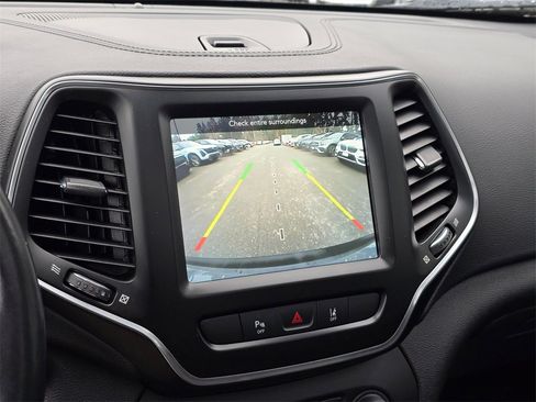 Used 2021 Jeep Cherokee Latitude Lux w/ Sun & Sound Group image 23