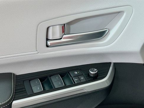 New 2025 Toyota Sienna XSE image 15