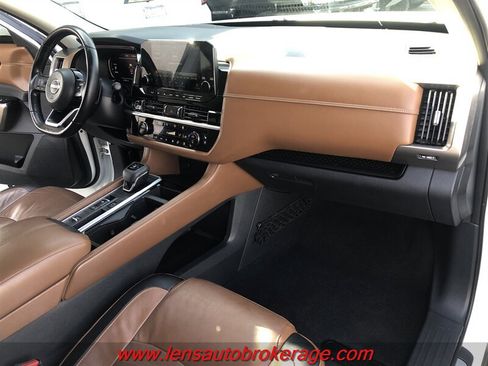Used 2022 Nissan Pathfinder Platinum w/ Cargo Package FWD image 23