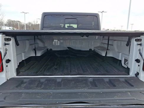 Used 2020 Jeep Gladiator Overland image 28