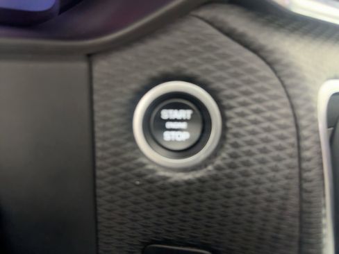 Used 2018 Land Rover Range Rover Velar R-Dynamic SE image 42