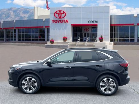 Used 2025 Ford Escape Platinum image 6