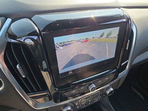 Used 2023 Chevrolet Traverse LT image 21