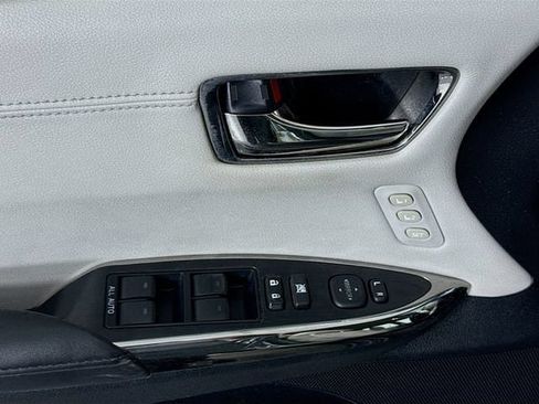 Certified 2016 Toyota Avalon Touring FWD image 18