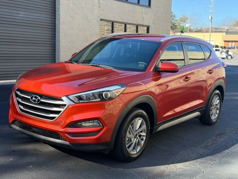 Used 2017 Hyundai Tucson SE FWD image 2