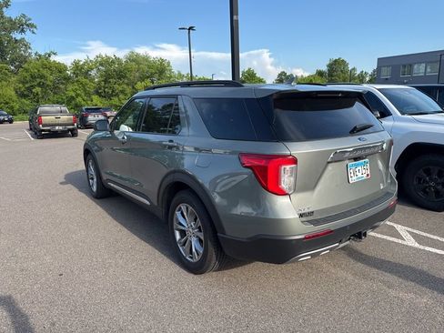 Used 2020 Ford Explorer XLT w/ Equipment Group 202A AWD/4WD image 4