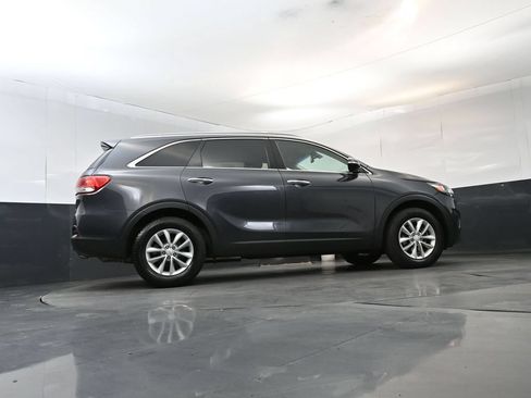 Used 2017 Kia Sorento FWD w/ LX Convenience Package image 24