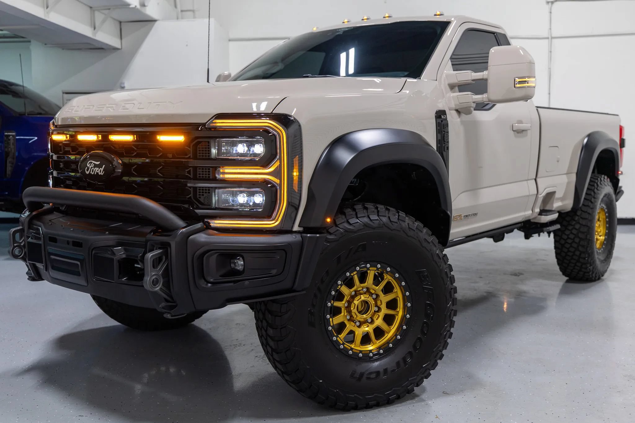 Used 2025 Ford F250 XLT w/ 360-Degree Camera Package AWD/4WD image 3