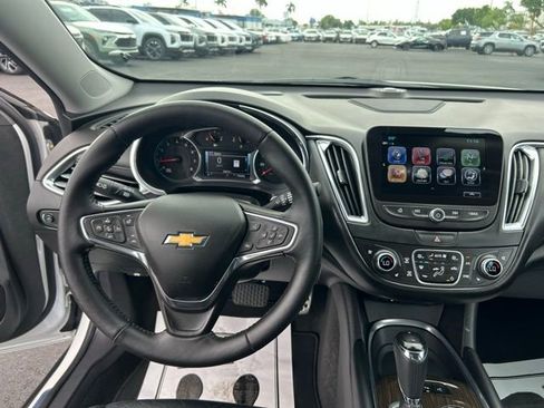Used 2017 Chevrolet Malibu Premier w/ Premier Sun and Wheel Package FWD image 17