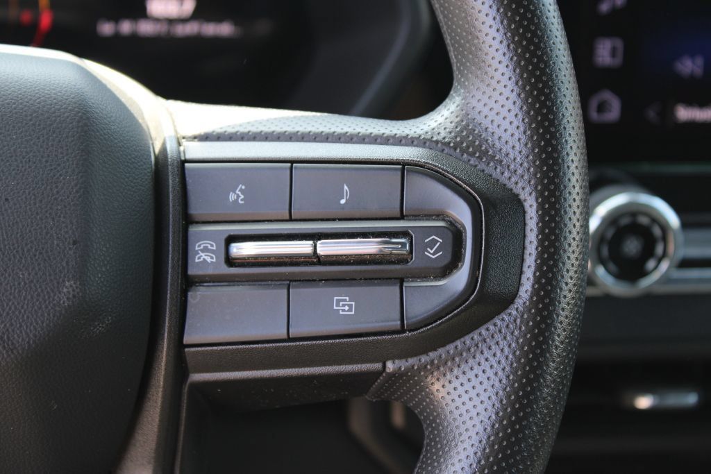 Used 2024 Chevrolet Colorado Trail Boss w/ LPO, Dark Essentials Package AWD/4WD image 23
