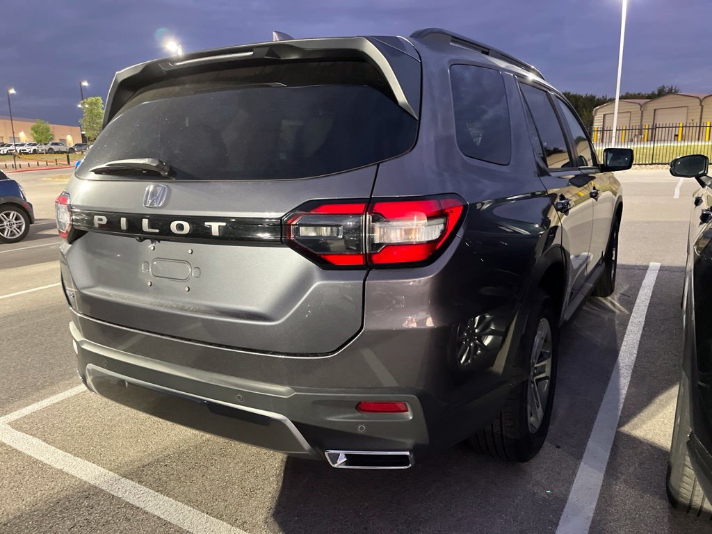 Used 2026 Honda Pilot EX-L image 4