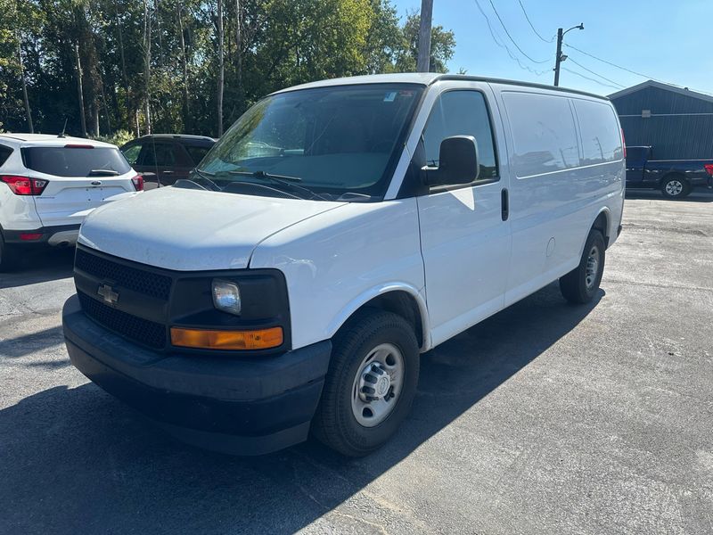 Used 2017 Chevrolet Express 2500 image 1