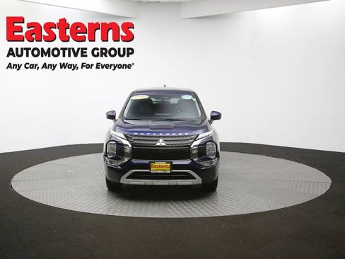 Used 2023 Mitsubishi Outlander SE image 50