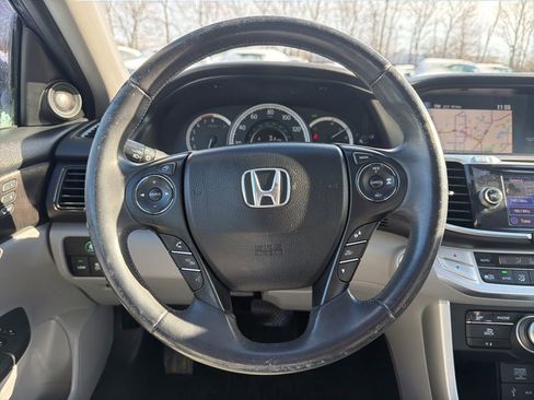 Used 2015 Honda Accord Touring image 13