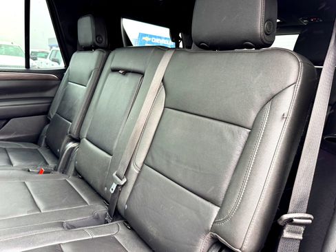 Used 2022 Chevrolet Tahoe Z71 w/ Luxury Package image 19