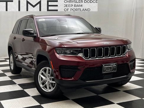 Used 2025 Jeep Grand Cherokee Laredo X w/ Trailer Tow Package AWD/4WD image 1