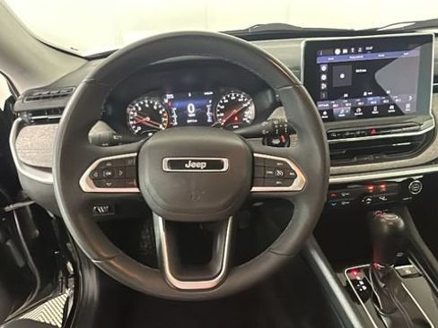 Used 2022 Jeep Compass Latitude FWD image 14