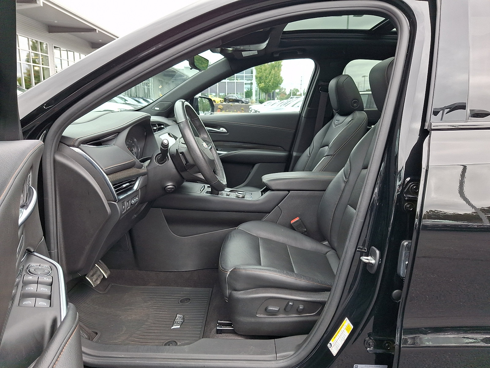 Used 2022 Cadillac XT4 Sport w/ Comfort Package AWD/4WD image 14
