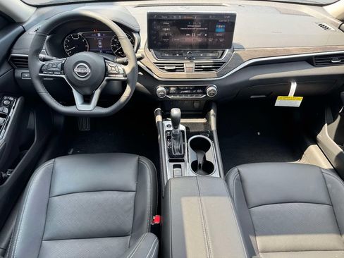 Certified 2025 Nissan Altima 2.5 SL FWD image 12