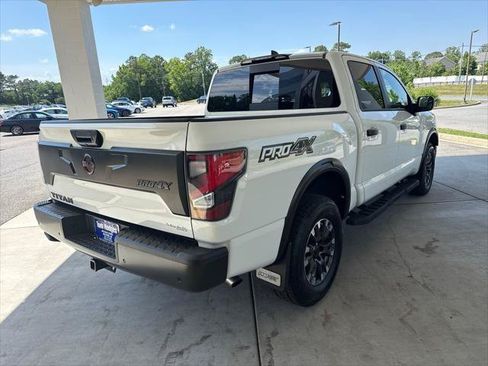 Used 2024 Nissan Titan PRO-4X w/ Pro-4x Convenience Package AWD/4WD image 4