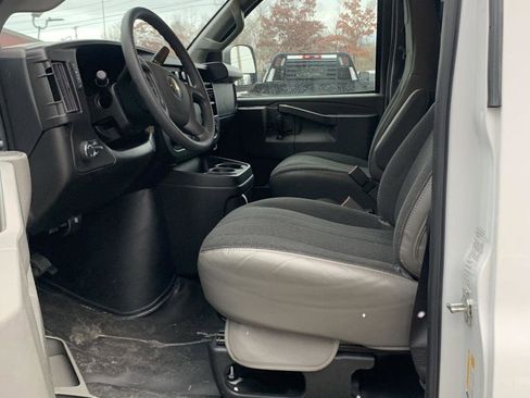 Used 2024 Chevrolet Express 2500 w/ Driver Convenience Package image 11