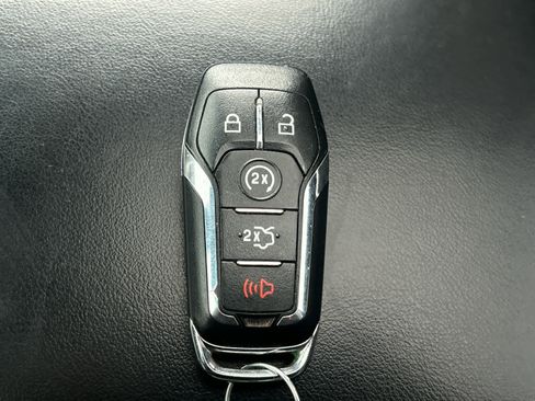 Used 2017 Lincoln MKX Reserve w/ Driver Assistance Package image 46