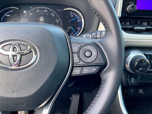Used 2024 Toyota RAV4 XLE Premium image 25