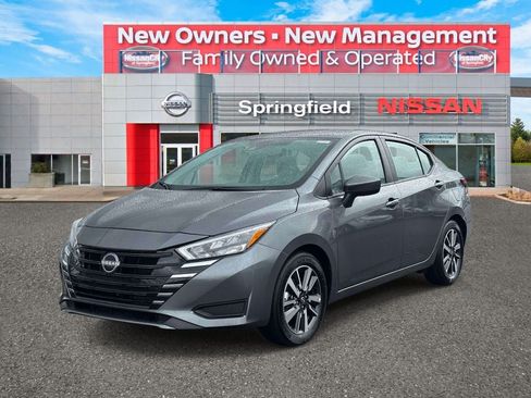 Used 2025 Nissan Versa SV FWD image 2