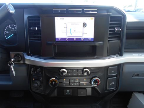 Used 2024 Ford F550 4x4 Regular Cab Super Duty image 28