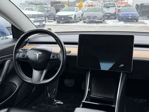Used 2019 Tesla Model 3 Standard Range Plus image 16