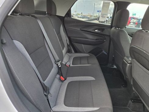 Used 2025 Chevrolet TrailBlazer LT AWD/4WD image 29