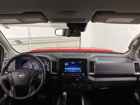Used 2023 Nissan Frontier SV image 12