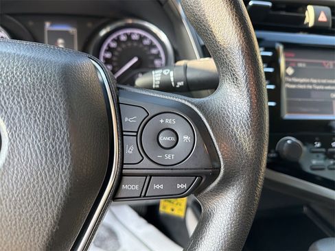 Used 2020 Toyota Camry LE image 18