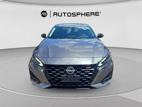 Used 2023 Nissan Altima 2.5 SR FWD image 2