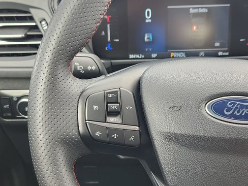 Used 2025 Ford Escape ST-Line Select AWD/4WD image 17