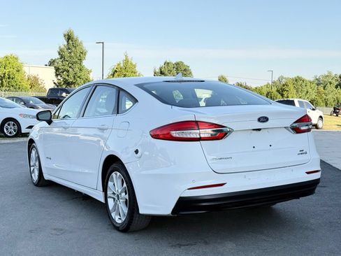Used 2019 Ford Fusion SE FWD image 8