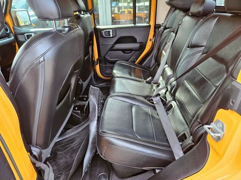 Used 2021 Jeep Gladiator Overland image 15