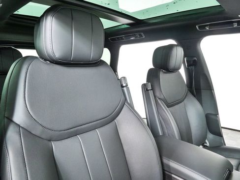 Used 2025 Land Rover Range Rover SE AWD/4WD image 23