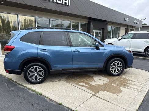 Used 2021 Subaru Forester Premium AWD/4WD image 19