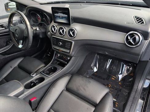 Certified 2018 Mercedes-Benz GLA 250 4MATIC image 21