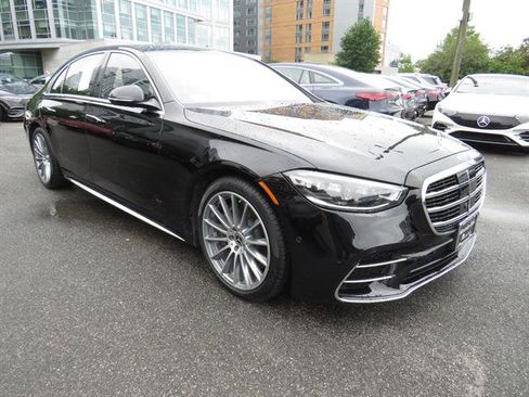 Used 2023 Mercedes-Benz S 500 4MATIC w/ AMG Line image 5