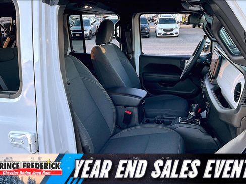 Used 2025 Jeep Wrangler Sport S image 7