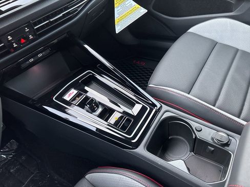 New 2026 Volkswagen GTI SE image 18