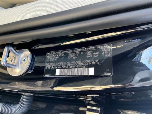 Certified 2024 Volvo XC90 B6 Ultimate w/ Protection Package Premier image 31