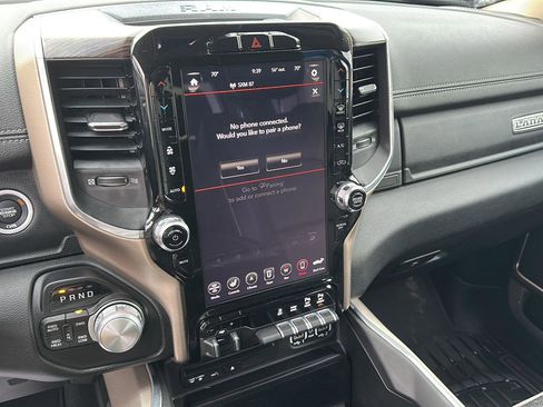 Used 2019 RAM 1500 Laramie image 32