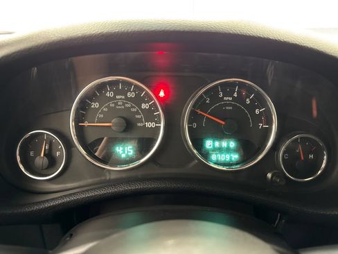 Used 2015 Jeep Wrangler Unlimited Sport w/ Quick Order Package 24S AWD/4WD image 19