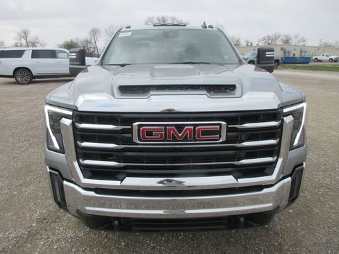 New 2026 GMC Sierra 2500 SLE w/ SLE Value Package; image 10