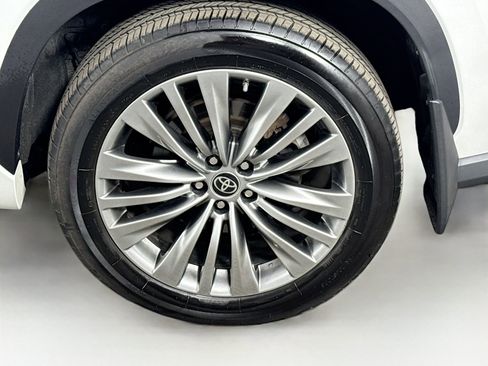 Used 2022 Toyota Highlander Platinum image 9