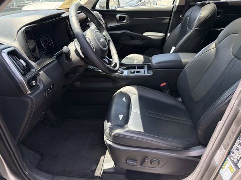 Used 2023 Kia Sorento EX w/ Panoramic Sunroof Package FWD image 16